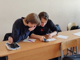 Победители десятого конкурса «С песней по праву» команда «Умы» в составе студентов III курса дневной формы обучения Сандригайло Юрия (справа) и Гальмукова Марка (слева)